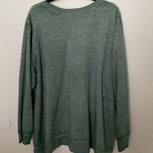 Disney Holiday Mickey & Minnie Mouse Sweatshirt Size 22/24 good condition - Picture 6 of 6